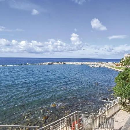 Stunning In Sangineto Lido Feriehus *